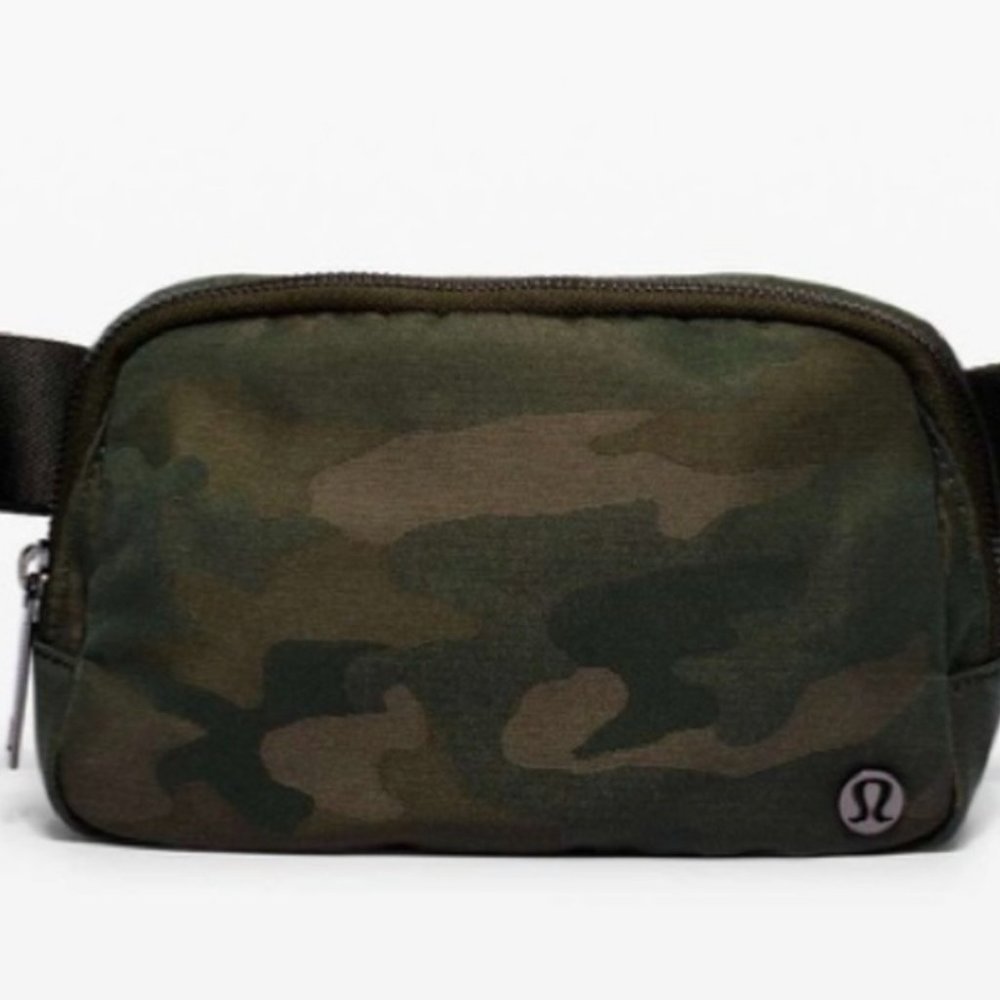 Lululemon Athletica Everywhere Belt Bag Heritage Camo Dark Olive Green